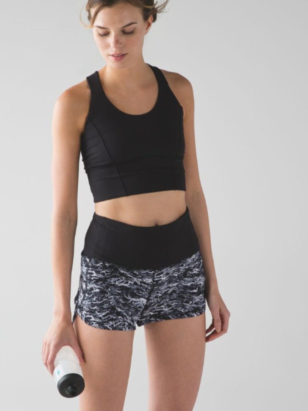 Lululemon Speed Short, 2.5 High Waist, size 8 (nami wave, white/black)